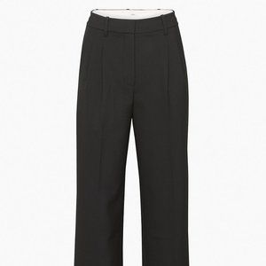 Aritzia Effortless pant short